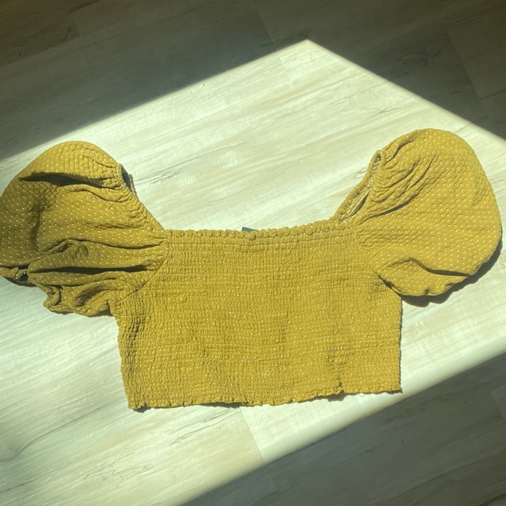 Elegant Mustard Puff Sleeve Top🌻